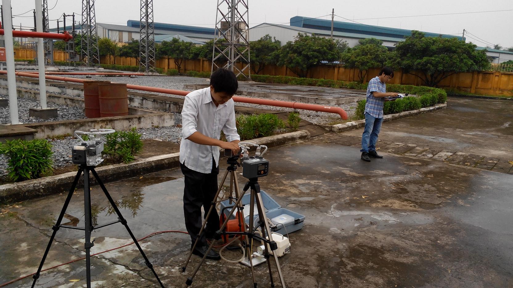 Xây dựng, thực hiện các chương trình quan trắc và cơ sở dữ liệu môi trường